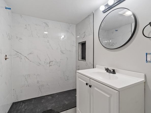 98 Seminole Ave, Waltham MA 02451