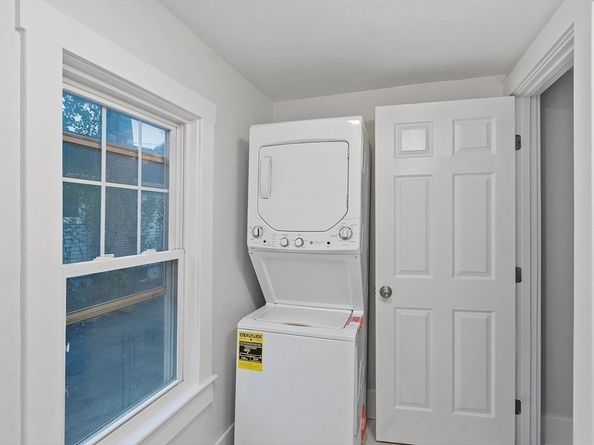 98 Seminole Ave, Waltham MA 02451