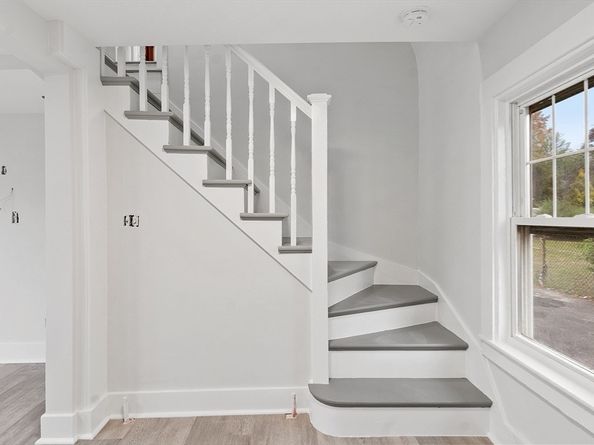 98 Seminole Ave, Waltham MA 02451