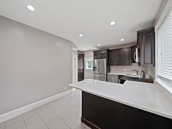 23 Reed Pl, Whitman MA 02382