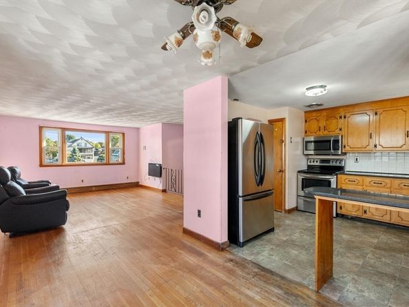 10 Horton St, Salem MA 01970