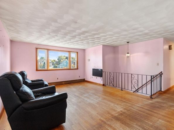 10 Horton St, Salem MA 01970