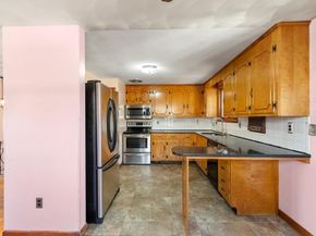 10 Horton St, Salem MA 01970