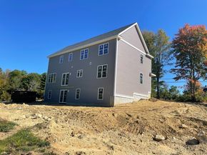 60 Saundersdale Road, Charlton MA 01507