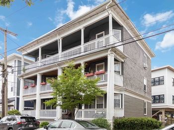 10 Beach Rd