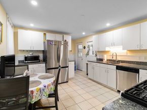 10 Beach Rd 1, Winthrop MA 02152