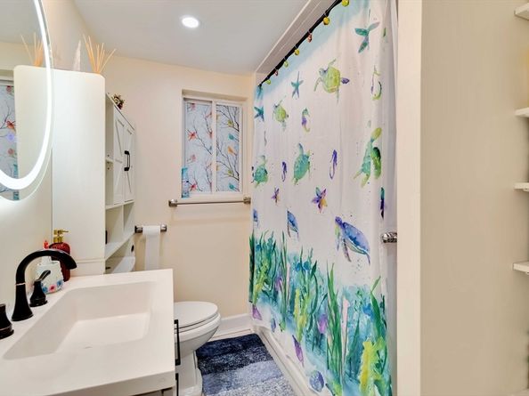 10 Beach Rd 1, Winthrop MA 02152