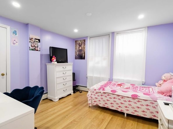 10 Beach Rd 1, Winthrop MA 02152