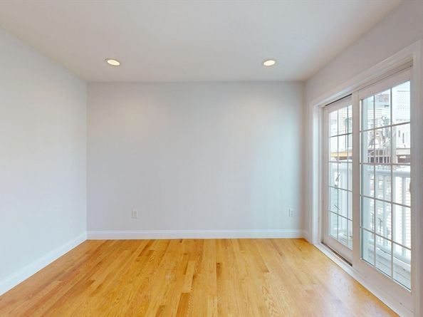 375 Dorchester St, Boston MA 02127