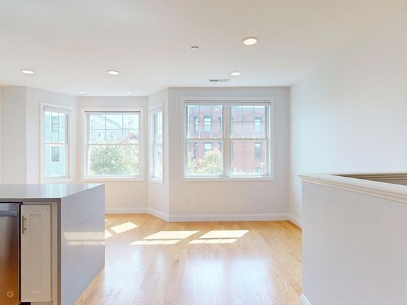 375 Dorchester St, Boston MA 02127