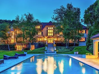 18 Longmeadow Drive