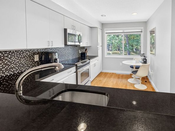 1175 Chestnut St 27, Newton MA 02464