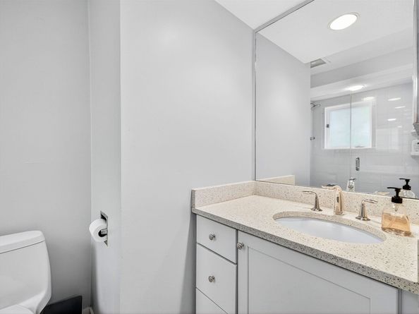 1175 Chestnut St 27, Newton MA 02464