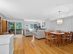 1175 Chestnut St 27, Newton MA 02464