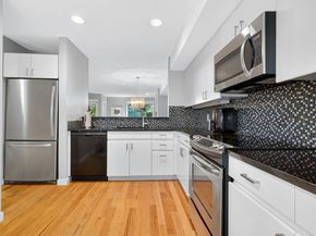 1175 Chestnut St 27, Newton MA 02464