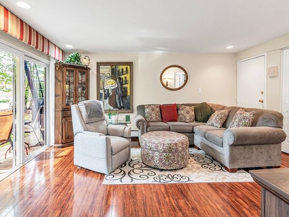 52 Fernview Ave 7, North Andover MA 01845