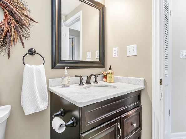 52 Fernview Ave 7, North Andover MA 01845