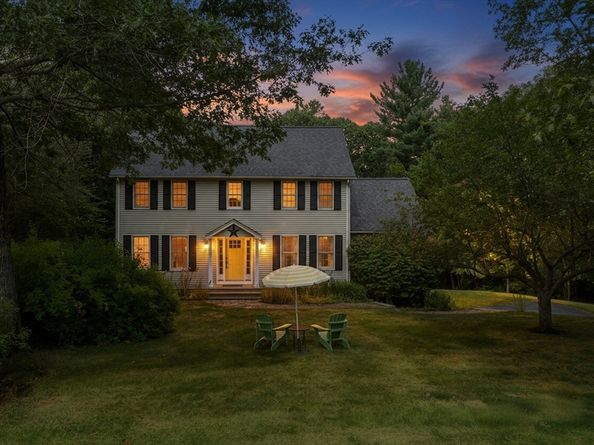 11 Old Farm Rd, Douglas MA 01516