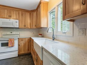 11 Old Farm Rd, Douglas MA 01516