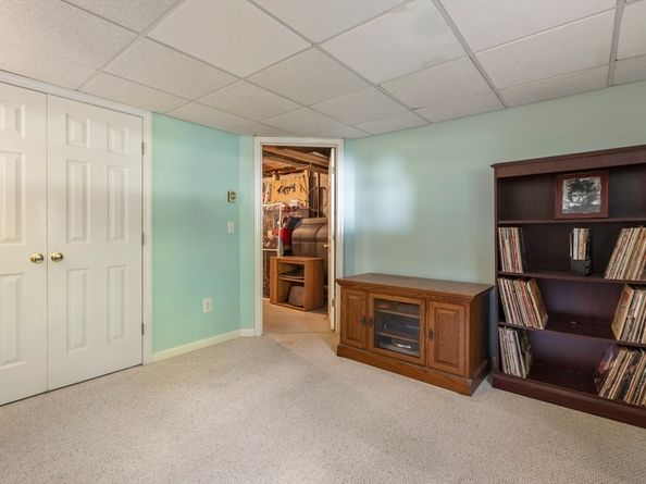 11 Old Farm Rd, Douglas MA 01516