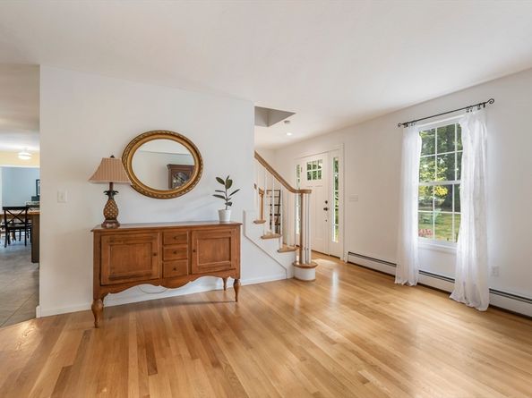 11 Old Farm Rd, Douglas MA 01516
