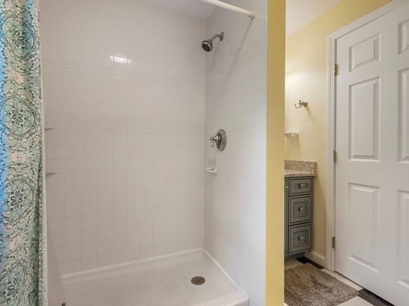 11 Old Farm Rd, Douglas MA 01516