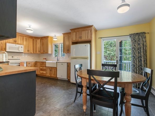 11 Old Farm Rd, Douglas MA 01516
