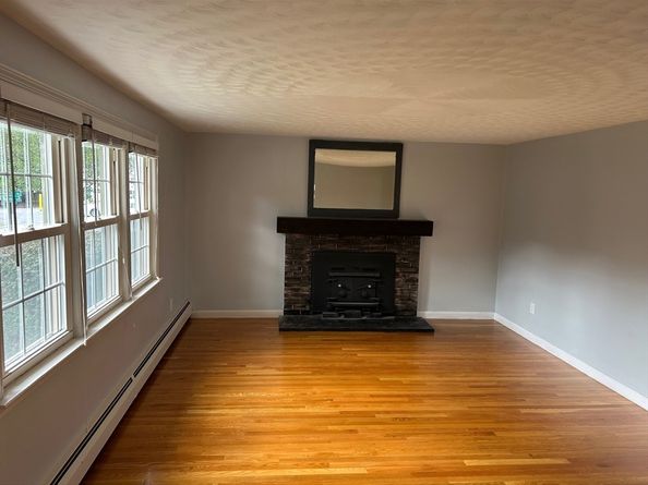 46-50 Wesleyan St, Shrewsbury MA 01545