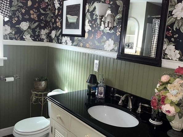 112 Chestnut St, Southbridge MA 01550