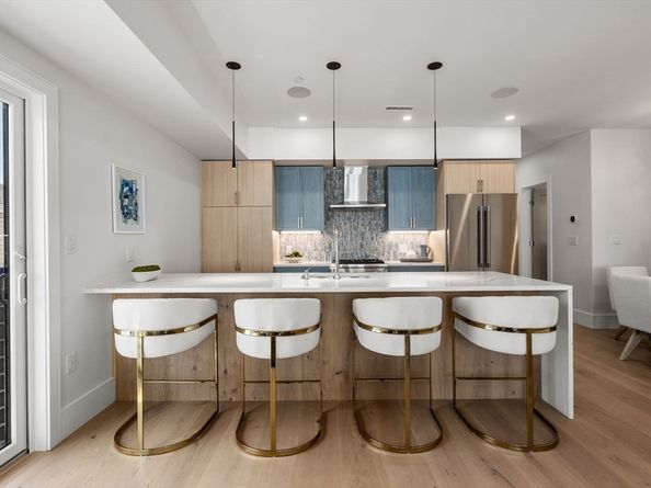 527 East 7th Street 7, Boston MA 02127