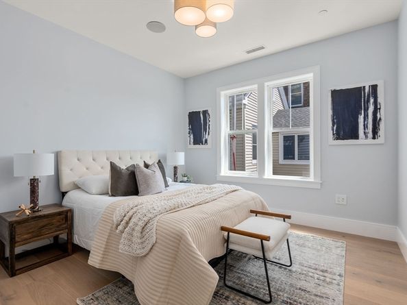 527 East 7th Street 7, Boston MA 02127