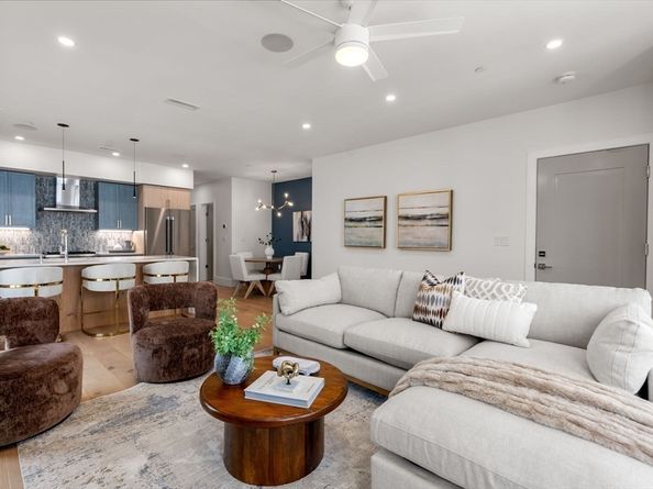 527 East 7th Street 7, Boston MA 02127
