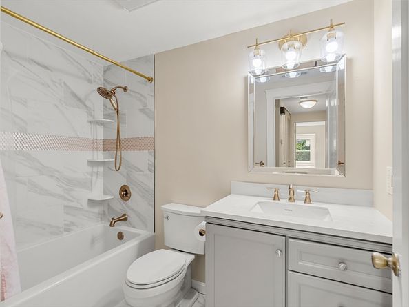 6 Loring Hills Ave D3, Salem MA 01970