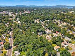 21 Petipas Ln B, Randolph MA 02368