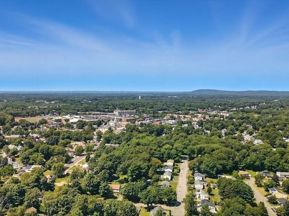21 Petipas Ln B, Randolph MA 02368