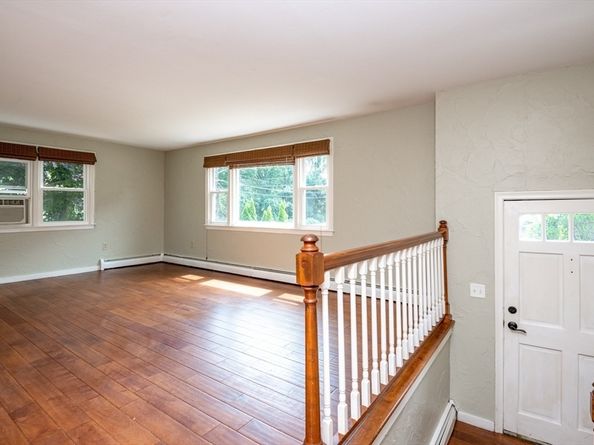 1 Oakhurst Ave, Ipswich MA 01938