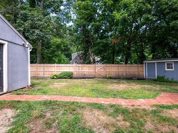 1 Oakhurst Ave, Ipswich MA 01938