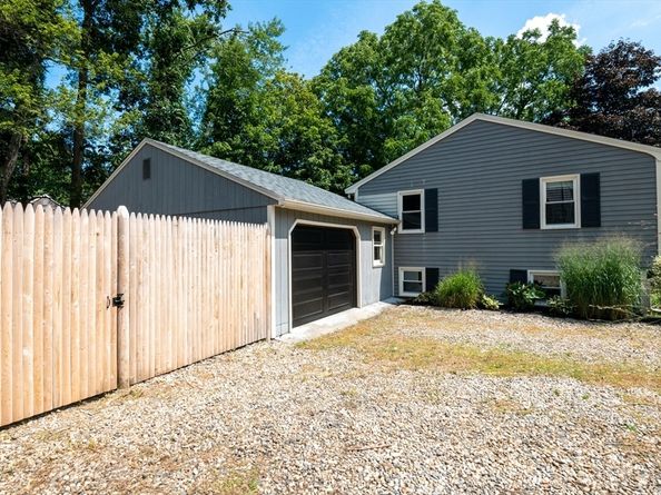 1 Oakhurst Ave, Ipswich MA 01938