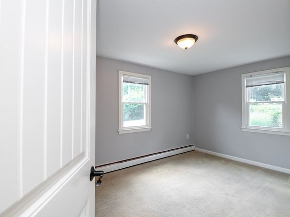1 Oakhurst Ave, Ipswich MA 01938