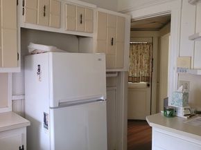 25 Roslyn St 3, Salem MA 01970