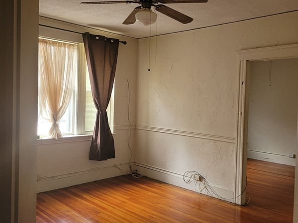 25 Roslyn St 3, Salem MA 01970