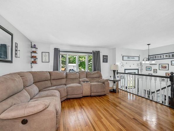 6 Magnolia Ave, Billerica MA 01821
