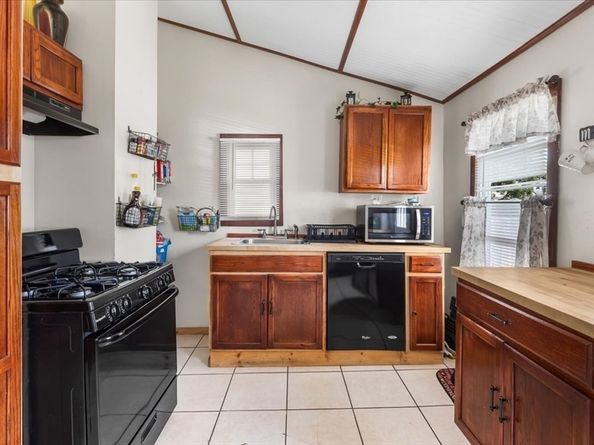 78 Turner St, Quincy MA 02169