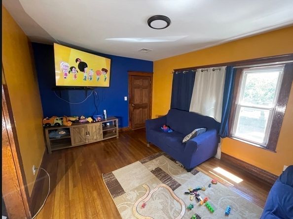73 Bonair St, Somerville MA 02145