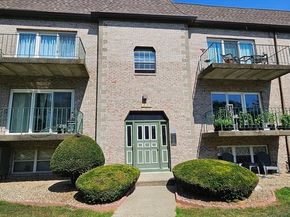 114 Oak Ln 4, Brockton MA 02301