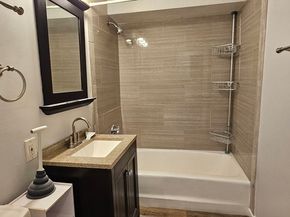 114 Oak Ln 4, Brockton MA 02301
