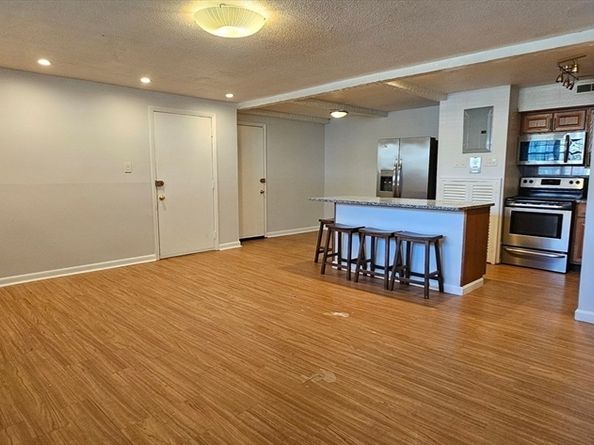 114 Oak Ln 4, Brockton MA 02301