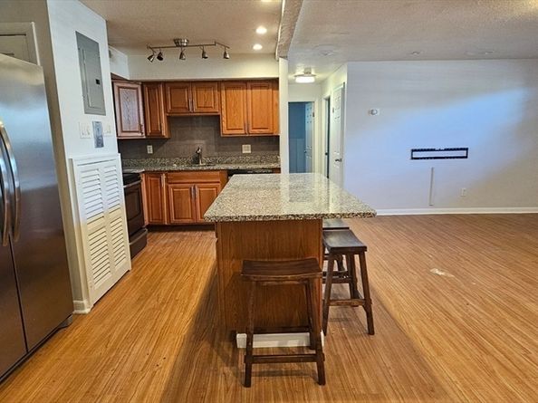 114 Oak Ln 4, Brockton MA 02301