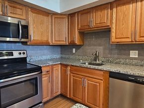 114 Oak Ln 4, Brockton MA 02301