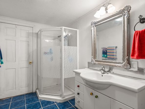 7 Victoria Ave, Rutland MA 01543